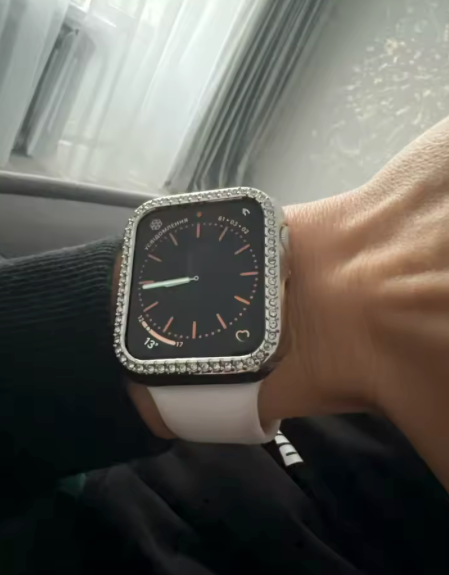 Subtle luxury look